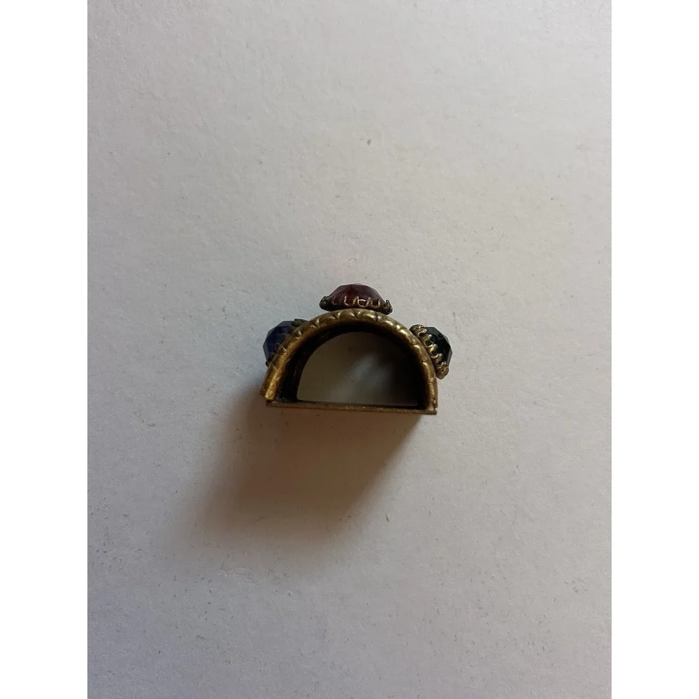 Gold Tone Metal Ring 3 Round Stones Red Center Blue/Green Sides Size 7 12mm